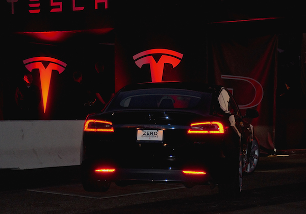Tesla Model D – Dual motor uitvoering Model S