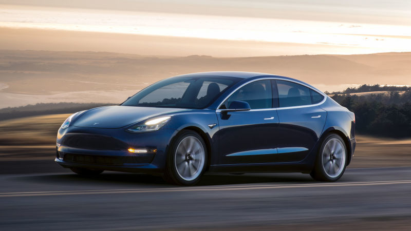 Tesla Model 3 naar 500k - probeert auto NIET te