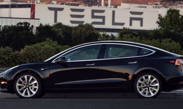Video Tesla Model 3 productie versie