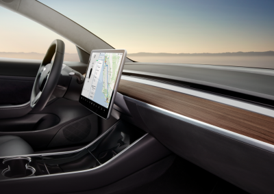 Zijaanzicht Tesla Model 3 interieur