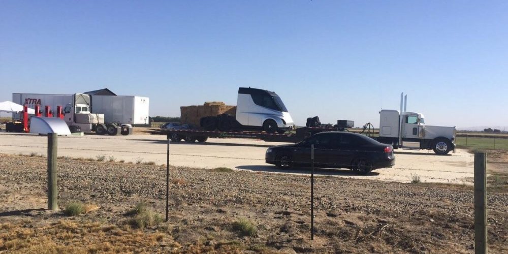 Tesla elektrische vrachtwagen onthulling verplaatst